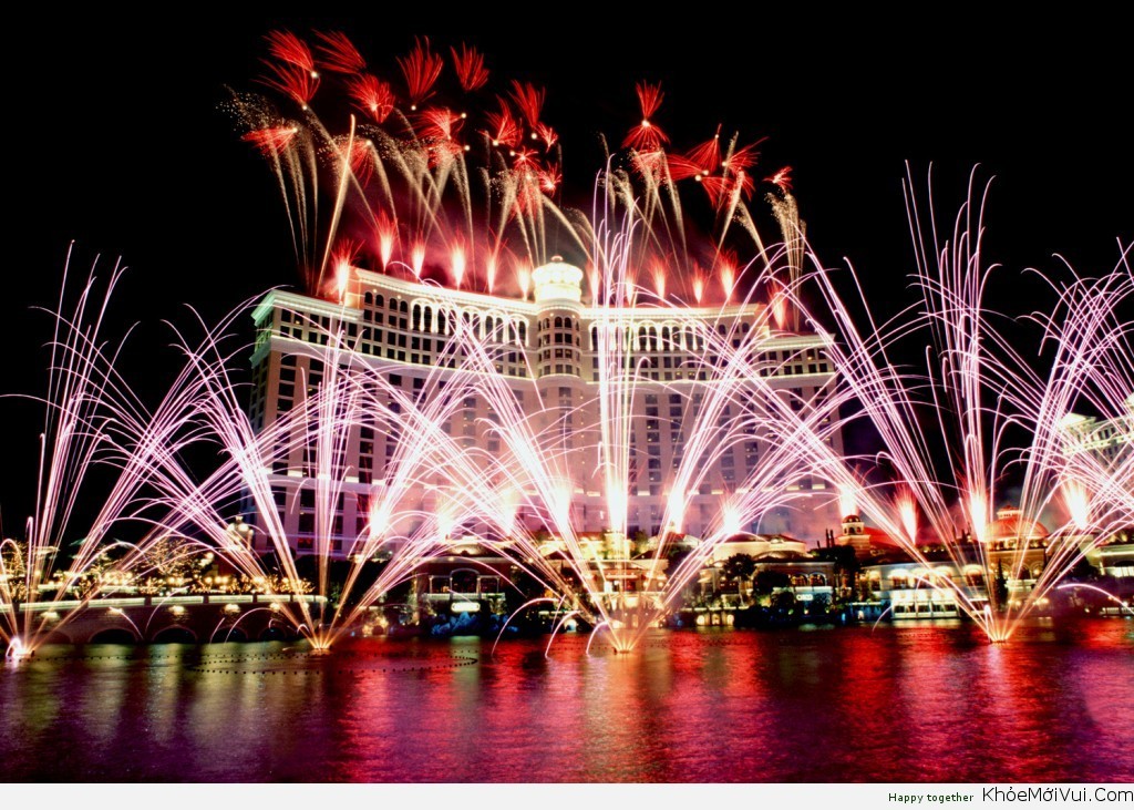 Những hình ảnh bắn pháo hoa chào mừng năm mới lung linh đẹp nhất thế giới -16