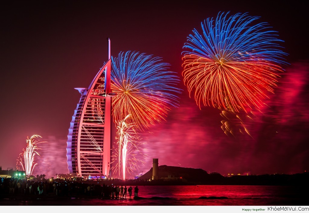 Những hình ảnh bắn pháo hoa chào mừng năm mới lung linh đẹp nhất thế giới -4